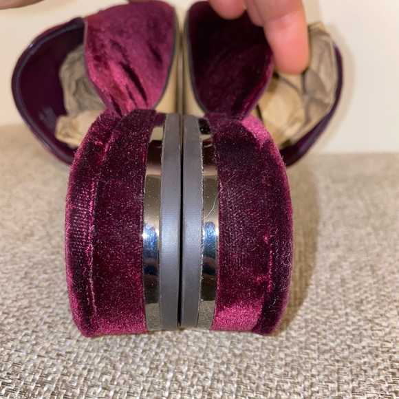 Michael Kors Crystal-Embellished Slip-On Flat Mules in Burgundy Velvet Dark red - Picture 5 of 8